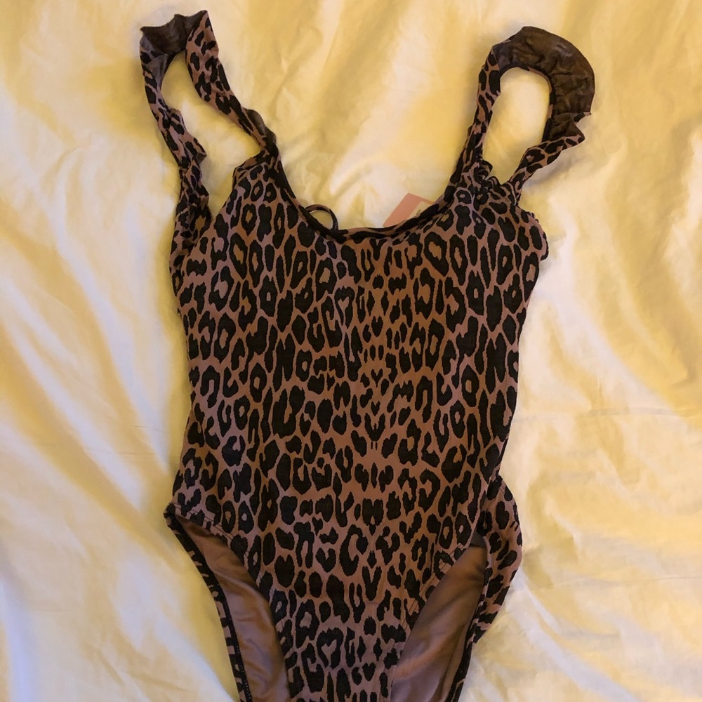 Leopard bathing suit w/ruffle & open back
